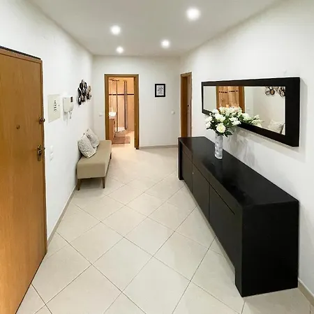 Sunset Apartment *